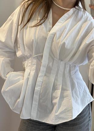 Білосніжна zara поплінова сорочка з v - подібним вирізом та зі складками на талії зара