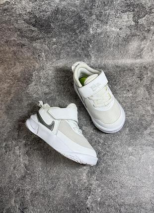 Дитячі легкі кросівки nike оригінал на липучці р 25