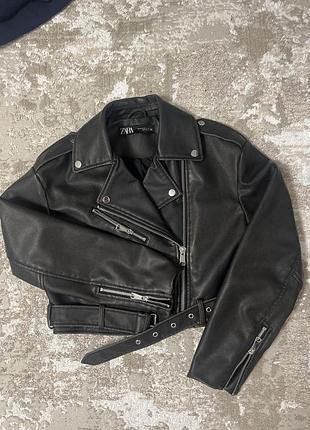 Куртка жіноча zara косуха оверсайз чорна
