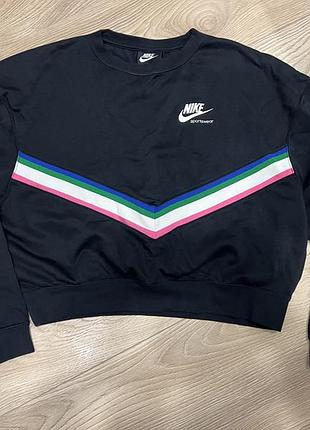 Жіноча вкорочена кофта nike чорна