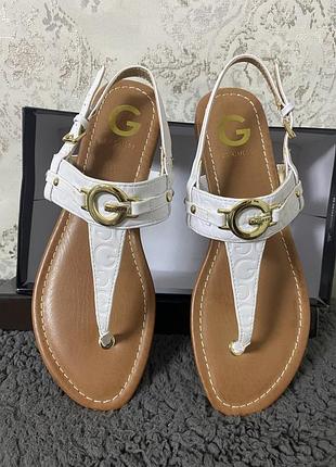 Стильні босоніжки guess