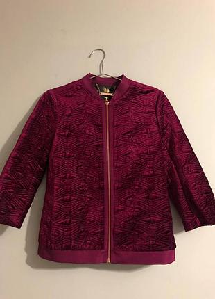 Бархатный стеганый бомбер ted baker london (бархатная куртка, размер s/m)