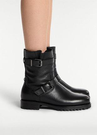 Зимові черевики на овчині від преміального russell & bromley