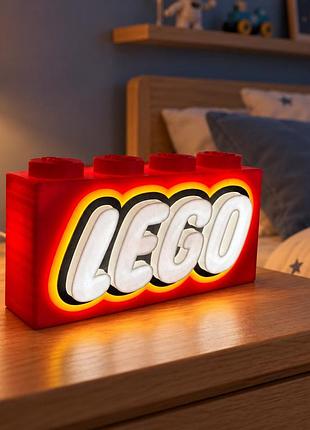 Світильник-нічник у стилі lego червоний — настільна лампа для дитячої кімнати