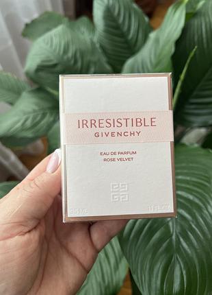Парфумована вода givenchy irresistible rose velvet для жінок 35 мл