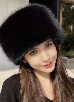 Жіноча зимова хутряна шапка чорна