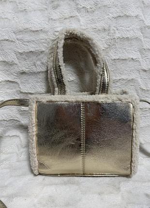 👑 золота  сумка-тоут stradivarius з екохутром овчини