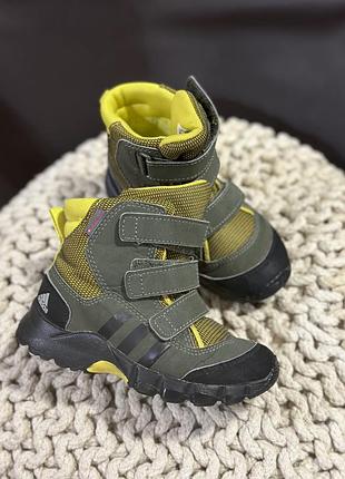 Чоботи дитячі adidas зимові оливкові на липучках з утеплювачем primaloft