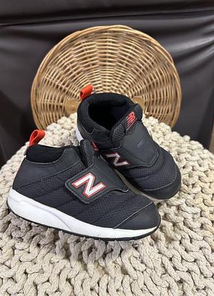 Дитячі хайтопи new balance чорні на липучках з утеплювачем primaloft