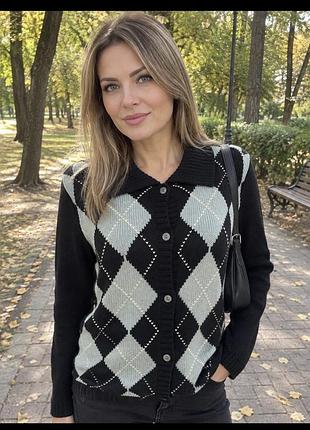 Жіночий кардиган
