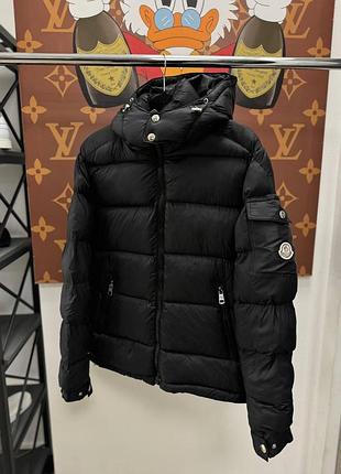 Чорна зимова куртка moncler m, xxl
