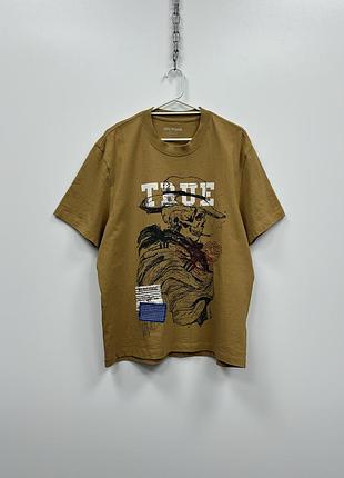 Шикарна футболка true religion yellowstone drop shoulder oversized printed t-shirt mustard yellow