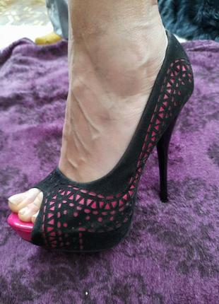 Розово-чёрные туфли на высоком каблуке + платформа5 фото