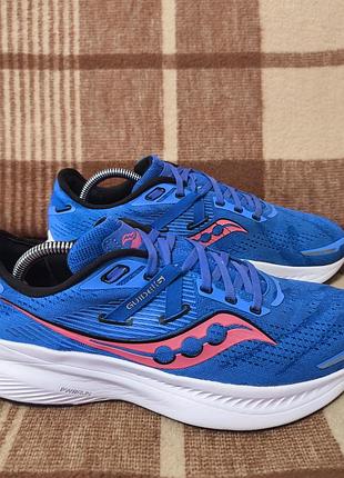 Кроссовки saucony