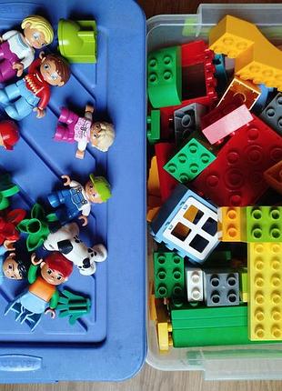 Конструктор lego duplo з блоками, фігурками людей та тварин