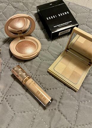 Хайлайтер rare beauty, пудра bobbi brown, консилер