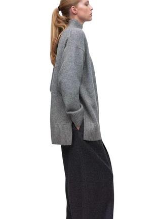 Стильний,плотний светер вільного крою h&m