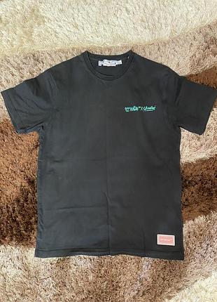 Футболка off-white x andré / kaws.
пропонуйте ціну