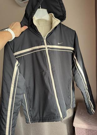 Якурточка спортивная двусторонняя nike