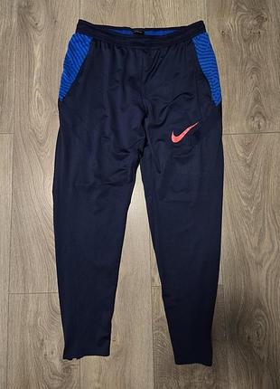 Nike dry strike pant 3