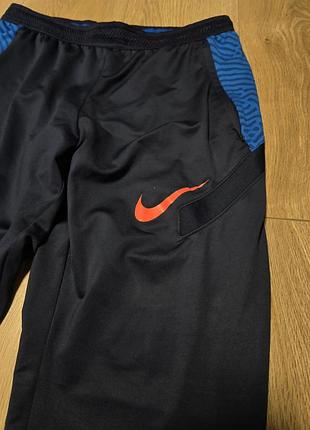 Nike dry strike pant 5