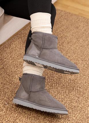 Ugg mini grey lacquer