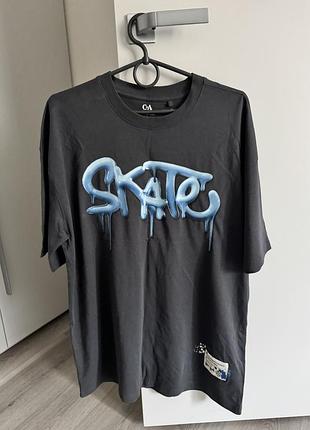Футболка c&a чоловіча графітова з принтом skate розмір l