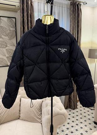Куртка-бомбер жіноча prada чорна стьобана