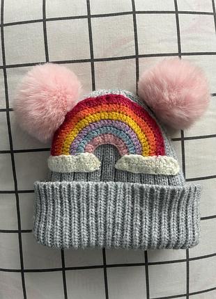 Шапка тепла для дівчинки 1-2 р, сіра з рожевими помпонами та малюнком 🌈