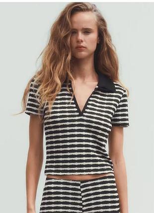 Футболка поло топ в полоску zara  фактурная трикотажная футболка топ