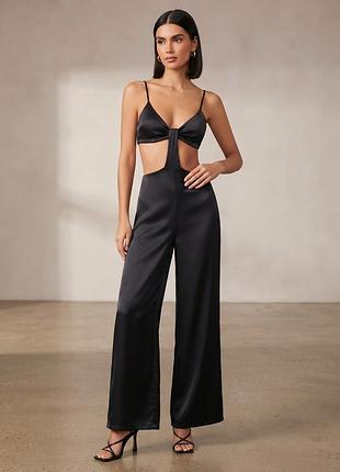 Эффектный черный комбинезон с вырезами prettylittlething с топом