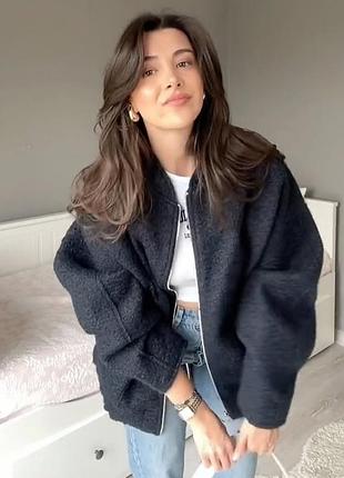Класний темно синій  оверсайз бомбер zara
🌺🌺🌺🌺🌺🌺🌺🌺🌺🌺