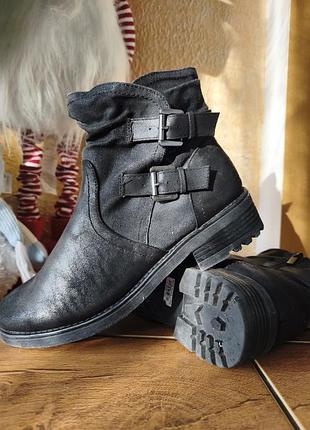Черевики жіночі torrid чорні з пряжками