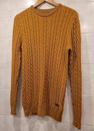 Теплый свитер из шерсти