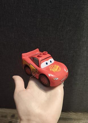 Lego молния маккуин входит в серию duplo cars.