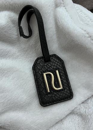 Кожаная подвеска брелок на сумку river island