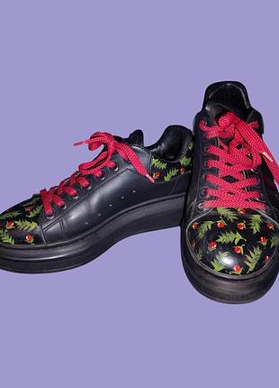 Ботинки alexander mcqueen с рисунком листочков