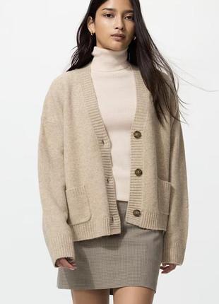 Uniqlo чудовий короткий кардиган оверсайз крою з пряжі soufflé в бежевому кольорі s