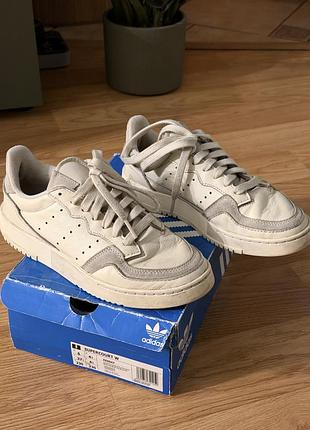 Кросівки жіночі adidas supercourt бежеві