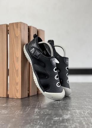 Сандалі keen