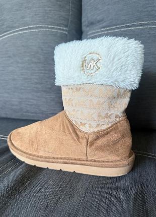 Michael kors аги сапоги на дівчинку розміру 30-31