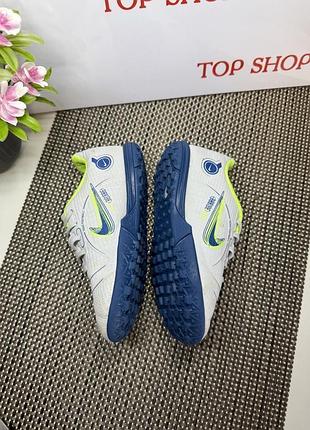 Оригінальні сороконіжки nike 4