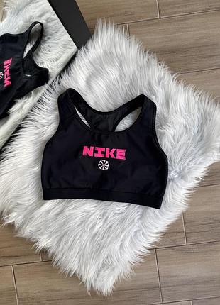 Спортивный топ nike
