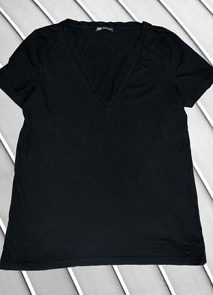Женская футболка zara m l eu38 eu40 uce10 ua44 ua46 черная базовая прямая кроя с v-образным вырезом однотонная повседневная классическая