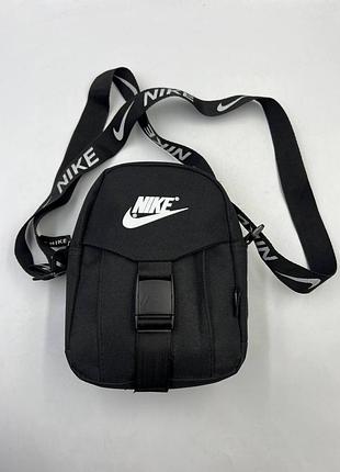 Сумка

nike crossbody/mini messenger