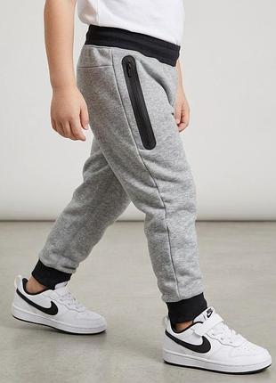Штани спортивні дитячі  на 4-5 років бренду nike на зріст 104-110 см,з кишенями на змійці і резинками на талії і по низу ✨