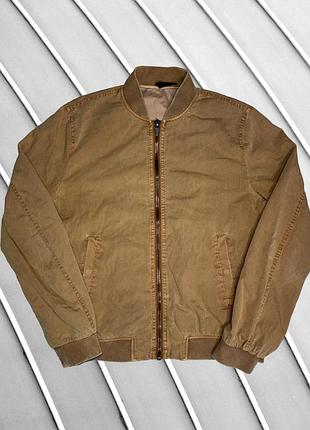 Мужской бомбер zara man l eu522942 ua52 песочный на молнии с подкладкой легкая куртка свободного кроя повседневная