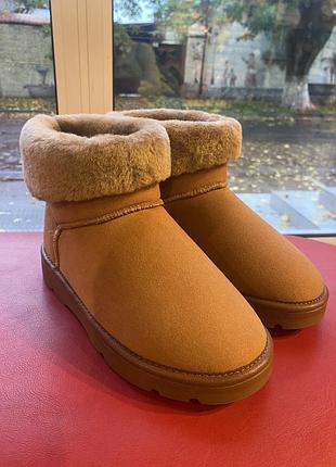 Новые шикарные тёплые угги женские зимние рыжие короткие с меховым отворотом замшевые, теплые полусапожки на толстой подошве карамель