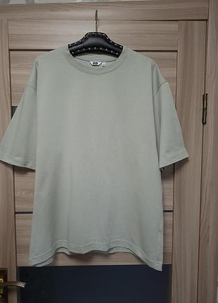 Фісташкова футболка оверсайз uniqlo u  .