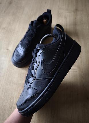 Стильні жіночі кросівки nike, оригінал, модель 2025 року, р.38,5.
